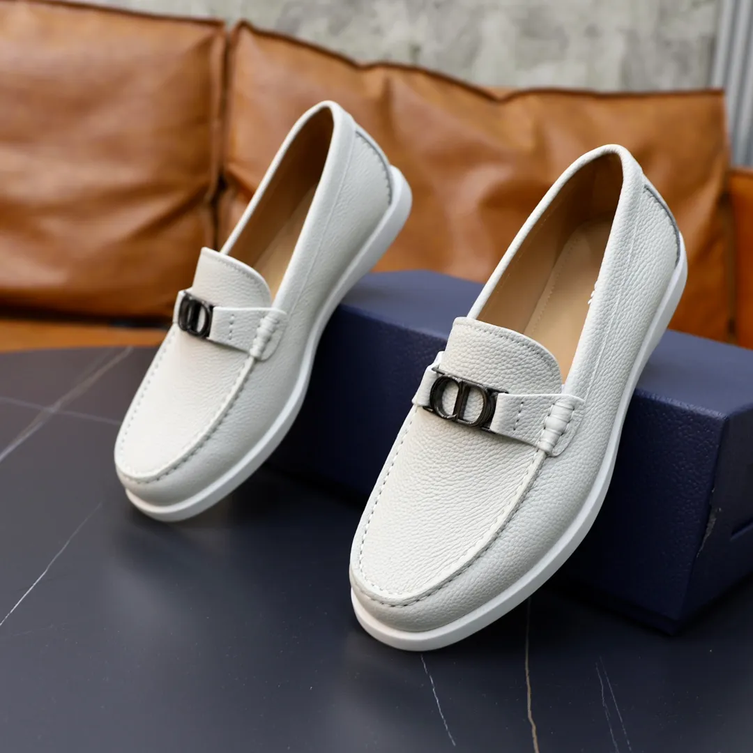 Ex-factory price: 540🙅‍♂️🙅‍♂️🙅‍♂️ Brand: Dior DIOR Standard code: Men's code 38/44 (45 can be customized) Grade: Same as the official website Material: Original cowhide stitching, cowhide lining, original TPU wear-resistant soft outsole Style categories: Leisure and sports version, footwear for driving, young fashion, European and American trends, British style Color: actual picture color